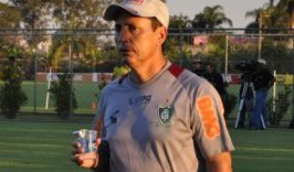 Paulo Comelli vive a expectativa de trabalhar pela primeira vez no exterior