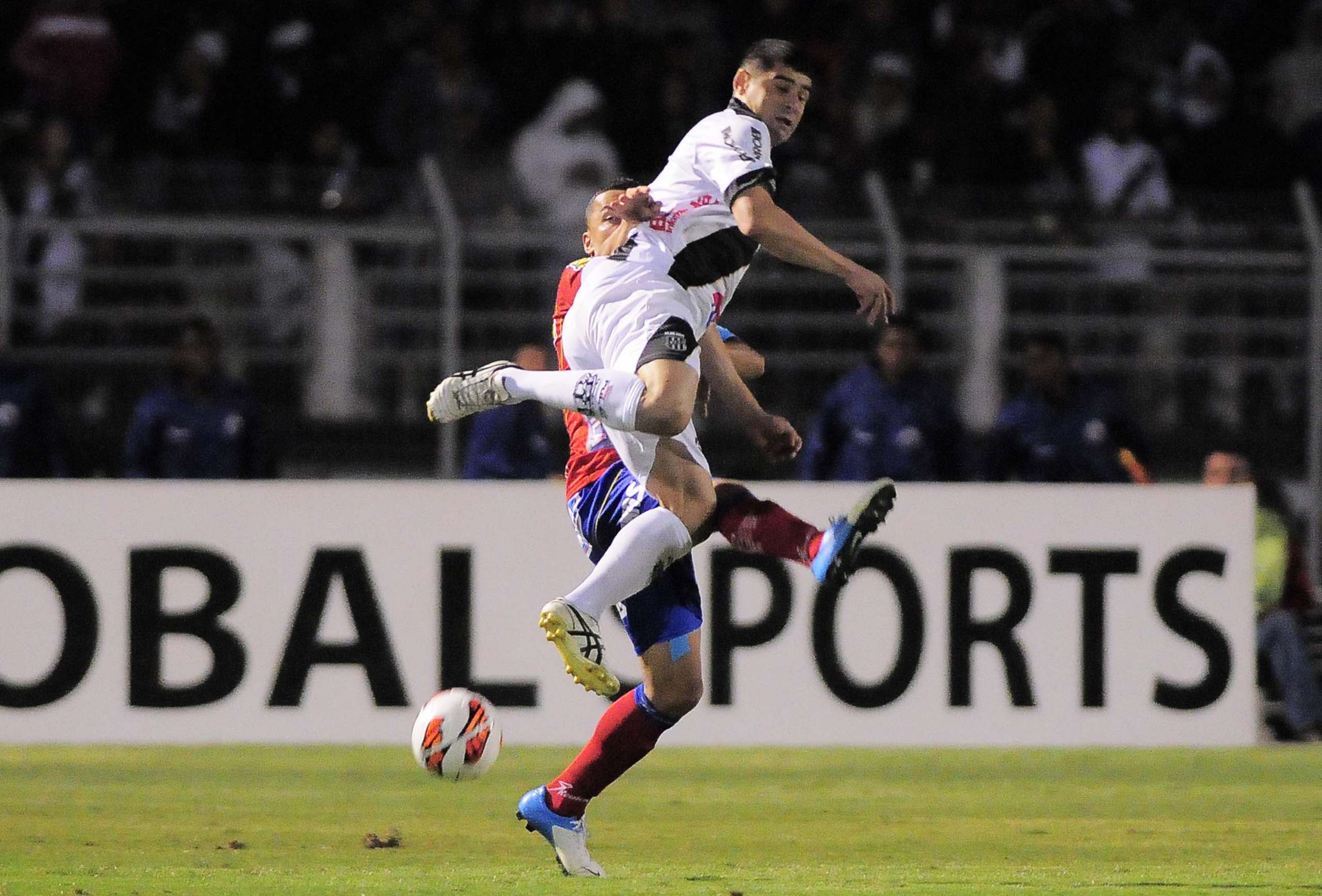 0002048110405 img g scaled