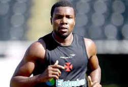 Equatoriano sofre lesão muscular e desfalca Vasco por 1 mês