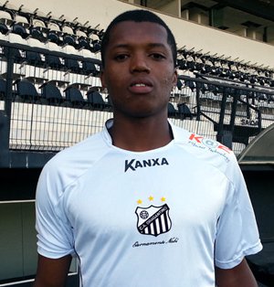 Série B: Bragantino apresenta lateral-direito que estava no Criciúma