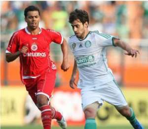 Série B: Valdivia volta a reclamar do STJD: 'Palhaçada'