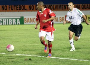 Meu Deus! Para sair da degola, Vasco deve anunciar meia da Série B