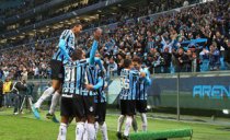 Zagueiro do Grêmio exalta ajuda do ataque na marcação