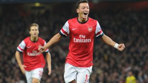 LIGA DOS CAMPEÕES: Arsenal bate Napoli e lidera Grupo F