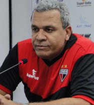 Com títulos e acessos na carreira, Hélio dos Anjos está pronto para voltar