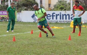 Série C: Zagueiro do Sampaio Corrêa projeto duelo decisivo contra CRB