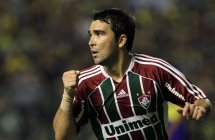 O aposentado meia Deco rescinde e parcela a dívida do Fluminense