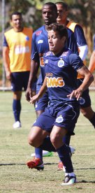 Lateral é relacionado no Cruzeiro e deve ser titular