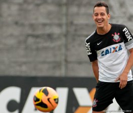 Novo camisa 10 aparece no BID e já pode estrear pelo Timão