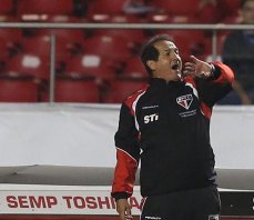 Muricy fecha treino, esconde time e ‘pede’ Juvenal