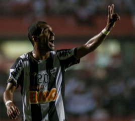 Irmão chora ao falar da lesão de Richarlyson