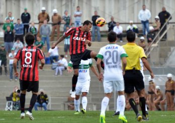 Atlético-PR 2 x 1 Coritiba – Paulo Baier faz dois em três minutos e garante vitória