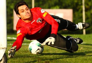 Favorito a substituir Ceni, reserva do São Paulo se diz pronto