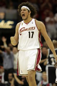 Basquete: Recuperado, brasileiro celebra retorno após 10 meses