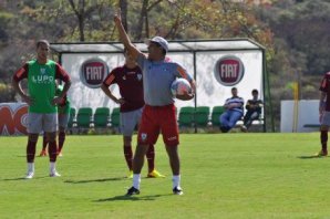 Série B: Técnico diz que América-MG precisa se inspirar em lutador de UFC