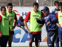 Série B: Técnico faz mistério em relação ao time do Paraná