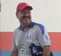 Sem nenhuma vitória, técnico deixa comando de time da Série B