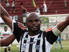 Série D: Quase quarentão, ídolo do acesso adia aposentadoria para seguir no Tupi