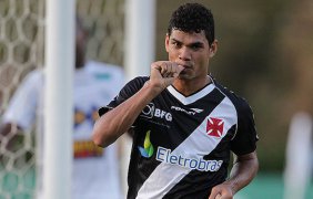Grave lesão tira meia do Vasco por oito semanas