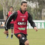Série B: Zagueiro do Figueirense espera jogo difícil contra o Palmeiras