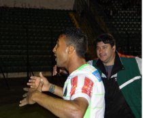 Série B: Chapecoense renova com atacante destaque até o final de 2014