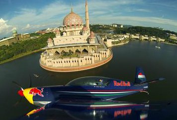 Voltou! Red Bull Air Race retorna aos céus em 2014