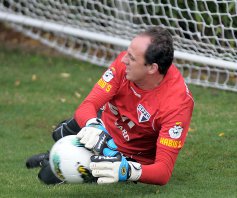 São Paulo viaja para Belo Horizonte com nove desfalques