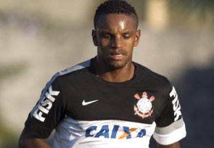 Corinthians treina com ex-Ponte Preta no lugar de Paulo André