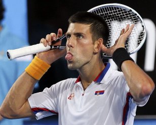 Tênis: Djokovic e Federer avançam na estreia em Xangai