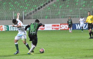 Série B: América-MG dispara contra arbitragem: “sempre faz m…”