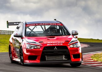 Mitsubishi Motors apresenta o Lancer Evo RS de 340 cv para a Lancer Cup 2014