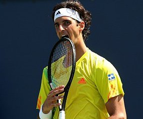 Tênis: Bellucci acerta com técnico espanhol Francisco Clavet