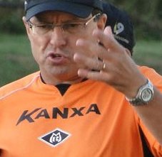Ex-técnico do Guarani já analisa propostas visando a temporada 2014