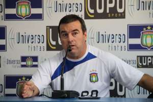 Série B: Treinador aposta em trabalho para livrar São Caetano da degola