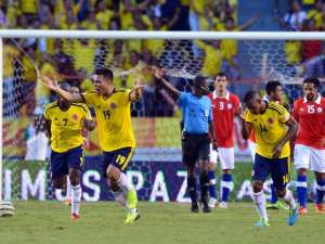 ELIMINATÓRIAS: Colômbia reage, empata com Chile e se garante na Copa