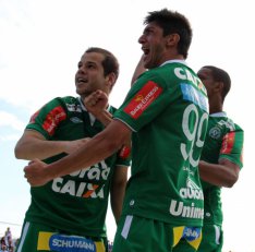 SÉRIE B: Chapecoense vence clássico e Sport goleia fora de casa
