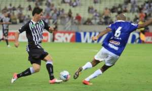 Série B: 'Só faltou o gol', diz técnico do Ceará após empate em casa