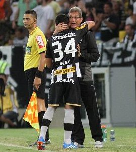 Botafogo 2 x 1 Flamengo – Fim de tabu de 13 anos e segue de olho no título