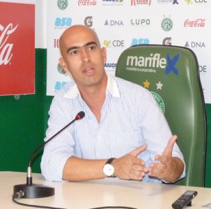 Série C: Reunião de dirigentes do Guarani não decide o futuro de Tarcísio