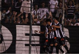 Figueirense x Paysandu – Alvinegro busca a vitória para encostar no G4