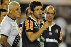 Ídolo treina e reforça o Vasco diante do Goiás
