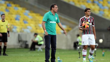 Elogiado por Luxemburgo, lateral pode ganhar vaga no Flu
