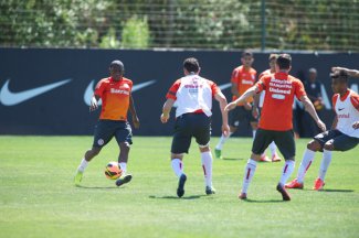 Santos x Internacional - Quem se aproximará do G4? 3 0002048118041 img