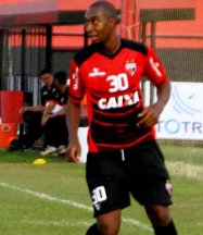 Série B: Campanha ruim do Atlético-GO “prende” volante em casa