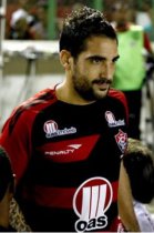 Vitória tem a volta do meia Escudero contra o Botafogo