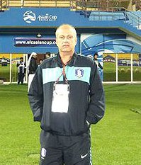 Com experiência internacional, ex-técnico do Flu aguarda propostas para 2014