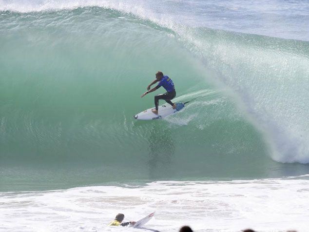 Surfe: Australiano vence e adia título de Fanning