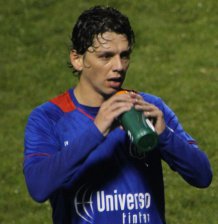 Meia do São Caetano ainda acredita em permanência na Série B