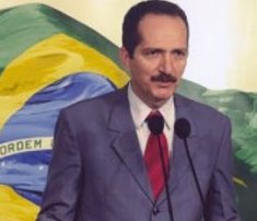 Aldo Rebelo desiste de deixar o Ministério do Esporte