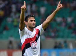 Técnico revela que meia do Vitória foi oferecido ao Palmeiras para 2014